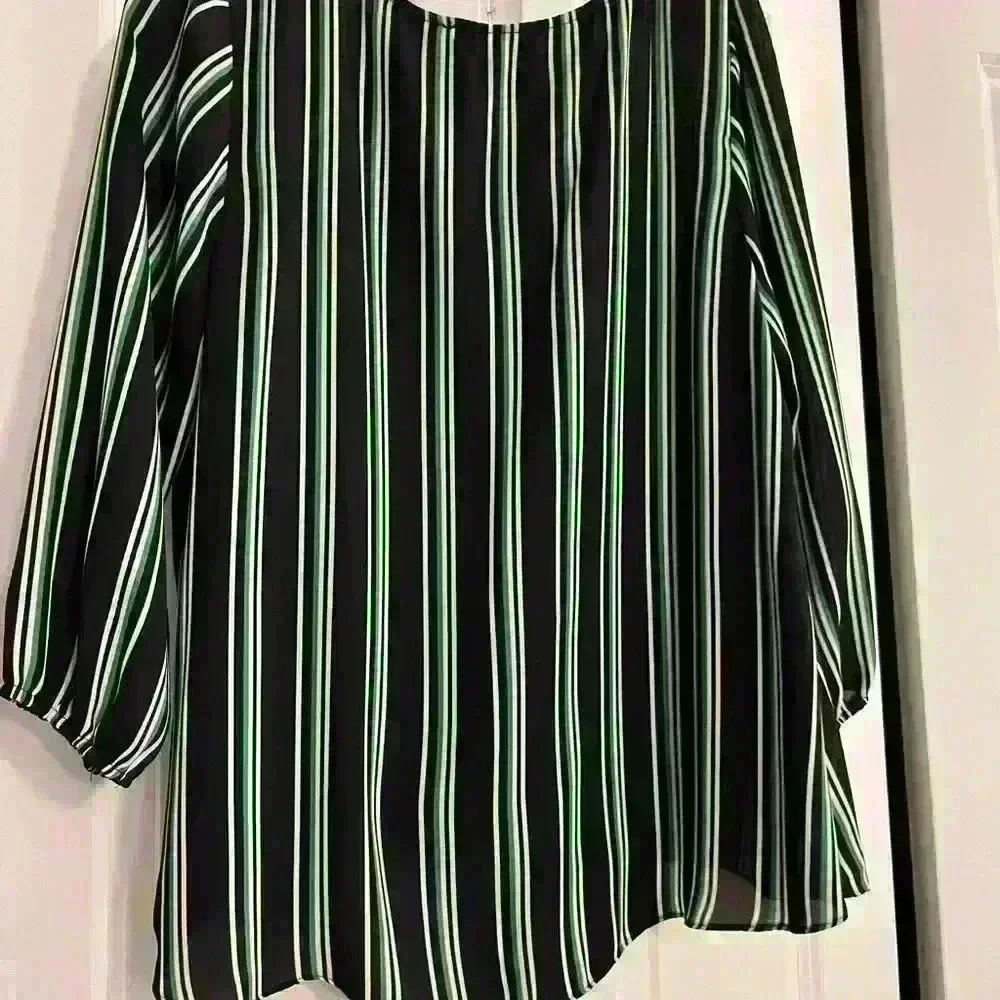 Dress barn roz and Ali top - Picture 4 of 5